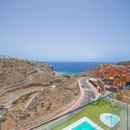 House In Near Playa De Amadores Tatil Evi *