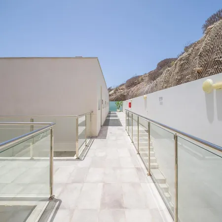 House In Near Playa De Amadores *